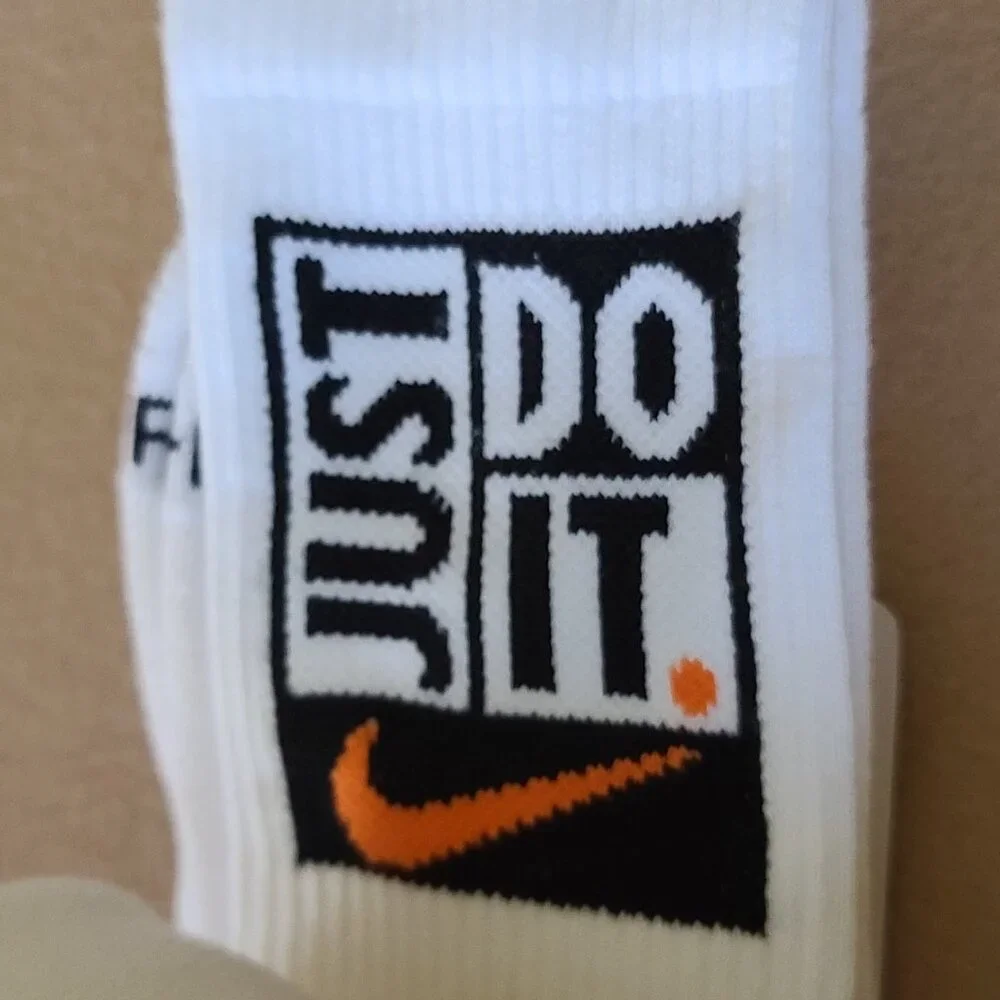 NIKE Everyday Plus 3 Pack Crew Socks White Medium UNISEX M 6-8/W 6-10 Logo NWT
